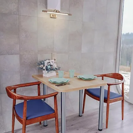 ロッジ Space Place ヤブルニツァ