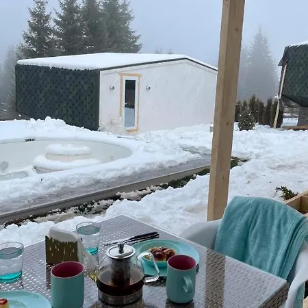 ロッジ Space Place ヤブルニツァ