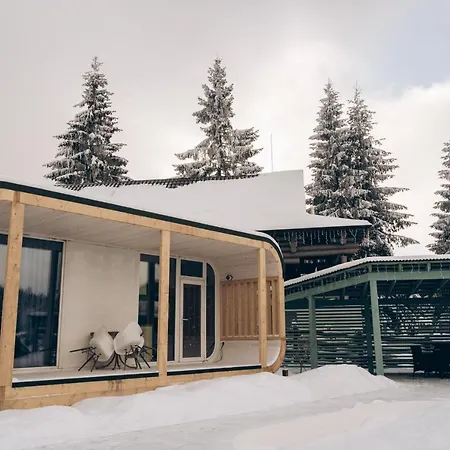 ロッジ Space Place ヤブルニツァ